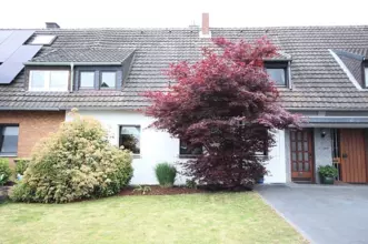 Renoviertes Reihenhaus mit großem Garten!