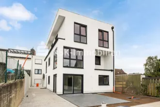 Exklusive 5-Zimmer-Neubauwohnung mit 3 Außenstellplätzen in Sindorf !