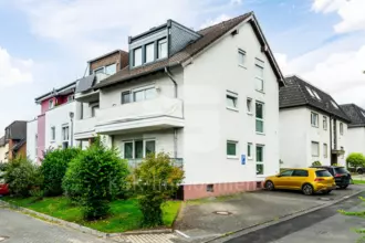 Gepflegte 4-Zimmer-Wohnung mit 2 Balkonen und 2 Stellplätzen in Lohmar Zentrum!
