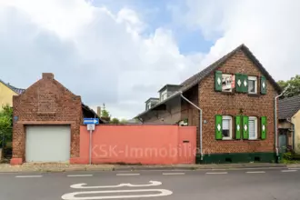 Sanierungsbedürftiges Einfamilienhaus in Bergheim-Oberaußem!
